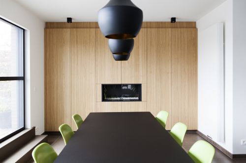 Kastenwand met ingebouwde gashaard door Maku Interieur