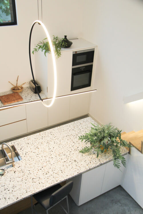 design keuken en terrazzo werkblad met fineer details